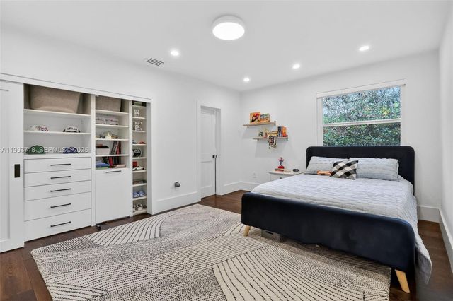 3258 Riviera Dr, Coral Gables, FL 33134