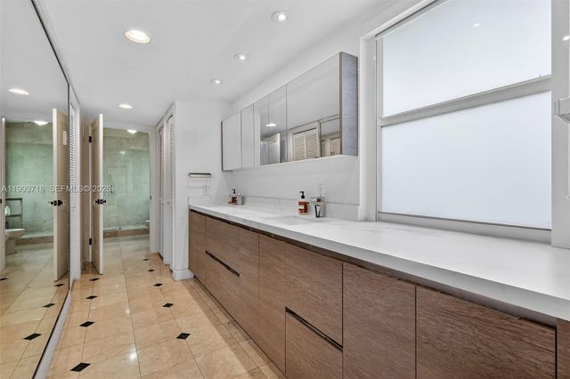 3258 Riviera Dr, Coral Gables, FL 33134