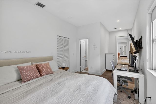 3258 Riviera Dr, Coral Gables, FL 33134