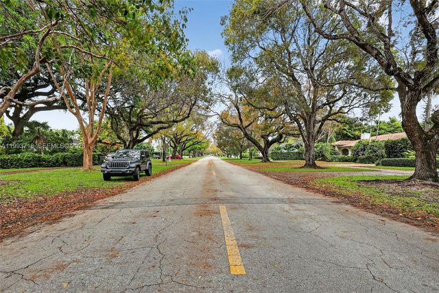 3258 Riviera Dr, Coral Gables, FL 33134