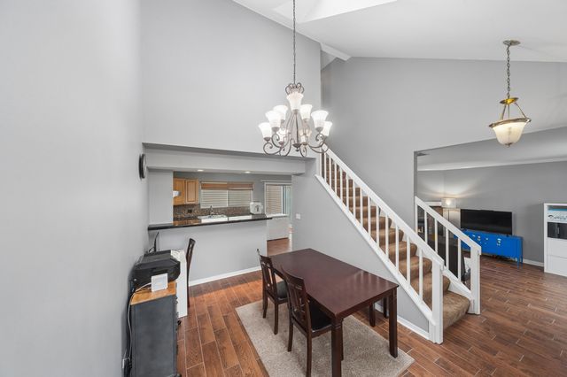 445 Le Parc Circle, Buffalo Grove, IL 60089