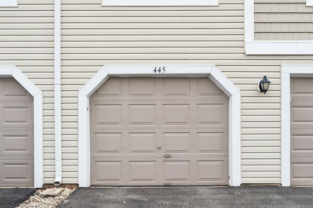 445 Le Parc Circle, Buffalo Grove, IL 60089