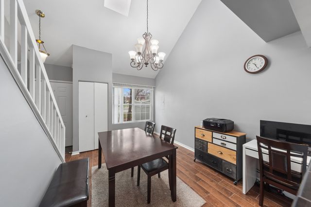 445 Le Parc Circle, Buffalo Grove, IL 60089