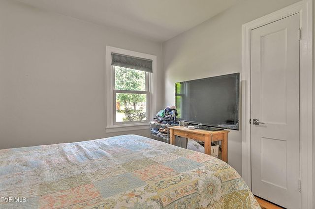 1121 Broad Street, Elizabethton, TN 37643