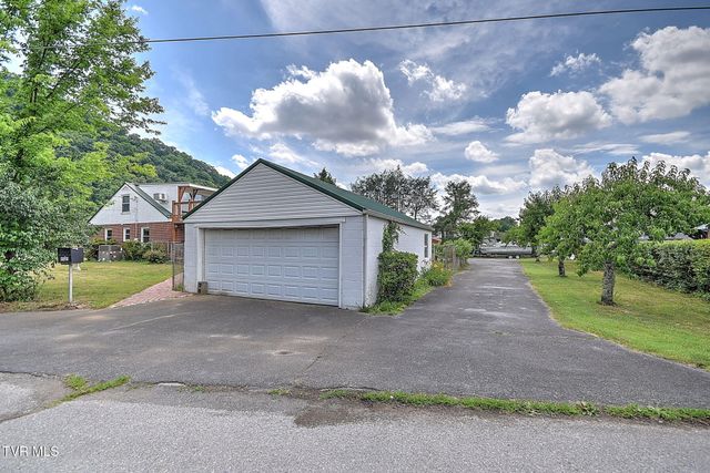 1121 Broad Street, Elizabethton, TN 37643