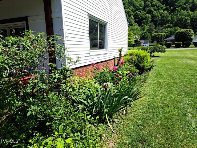 1121 Broad Street, Elizabethton, TN 37643