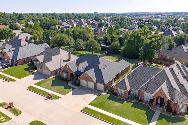 1005 Bentbrook Place, Norman, OK 73072