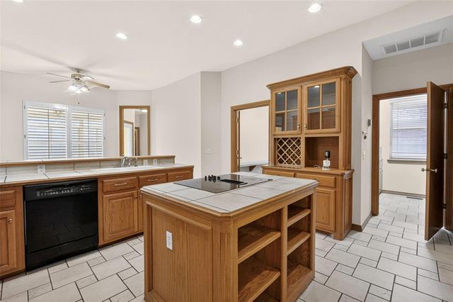 1005 Bentbrook Place, Norman, OK 73072