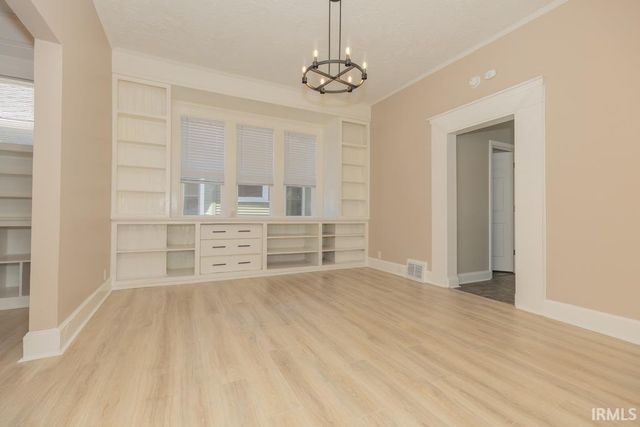 810 E Gum Street, Evansville, IN 47713