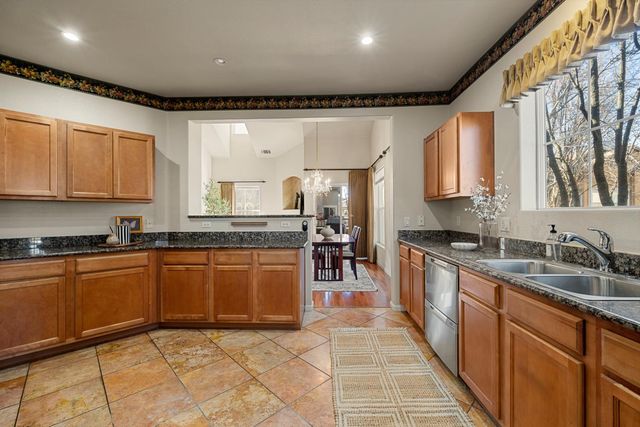 1212 Vessona Cir, Folsom, CA 95630