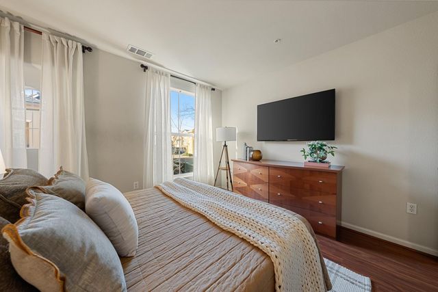 1212 Vessona Cir, Folsom, CA 95630