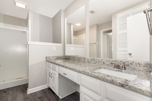 1724 Saint James Drive, Carrollton, TX 75007