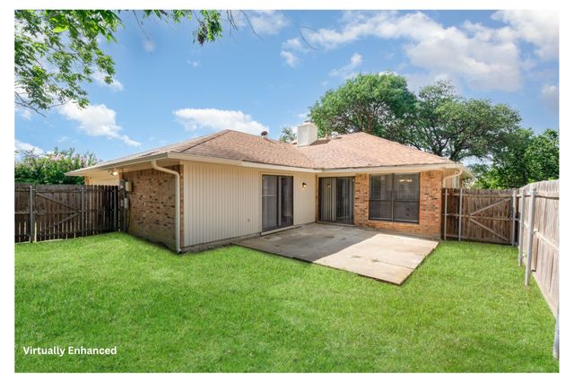 1724 Saint James Drive, Carrollton, TX 75007