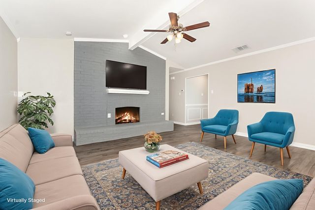 1724 Saint James Drive, Carrollton, TX 75007