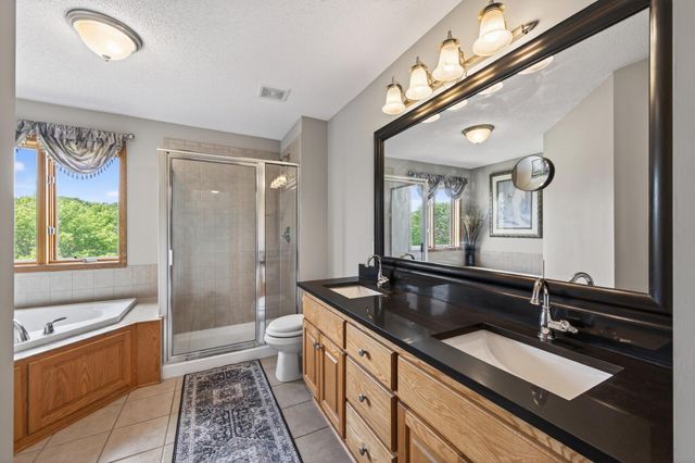 1511 Oakview Court, Hugo, MN 55038