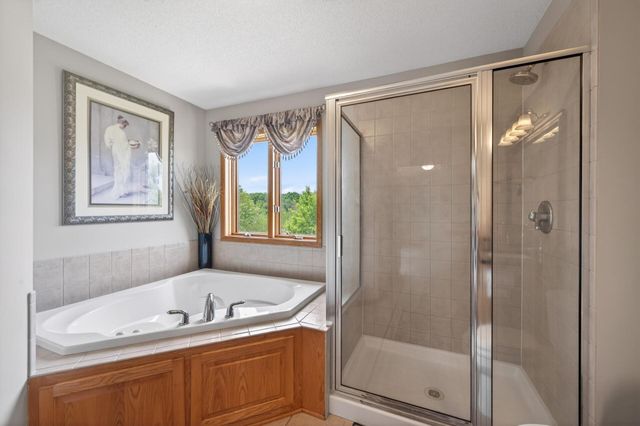 1511 Oakview Court, Hugo, MN 55038