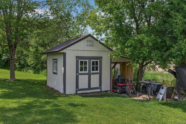 1511 Oakview Court, Hugo, MN 55038