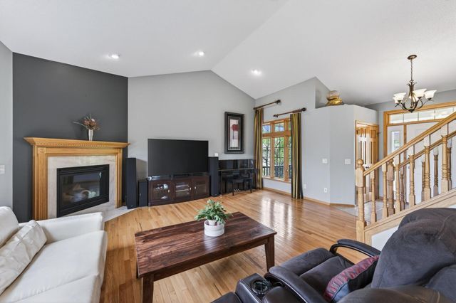 1511 Oakview Court, Hugo, MN 55038