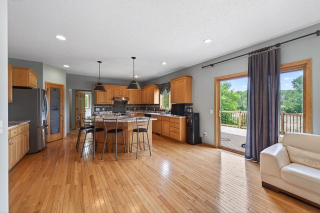 1511 Oakview Court, Hugo, MN 55038