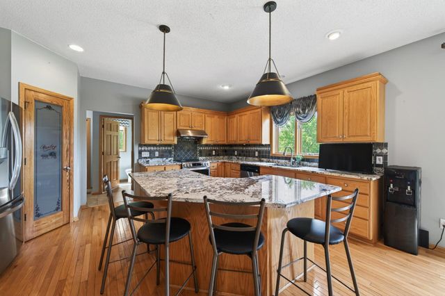 1511 Oakview Court, Hugo, MN 55038