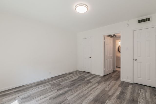 7814 Meadow Park Drive 220, Dallas, TX 75230