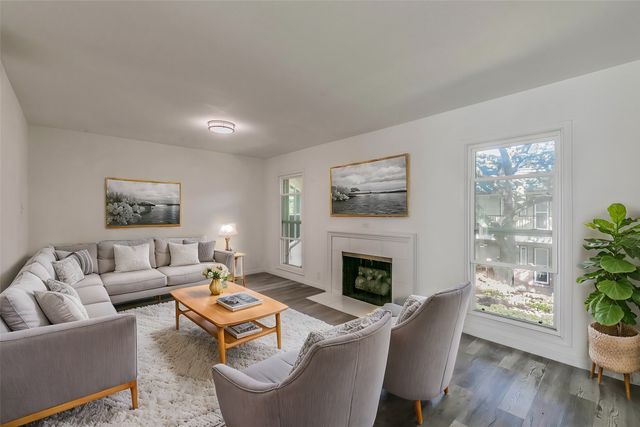 7814 Meadow Park Drive 220, Dallas, TX 75230