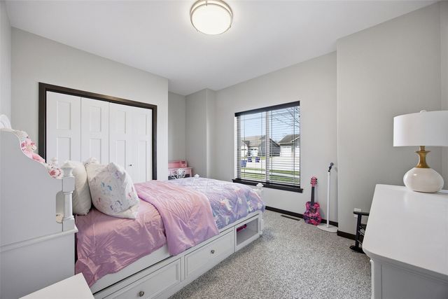 702 Raymond Drive, Solon, IA 52333