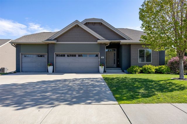702 Raymond Drive, Solon, IA 52333