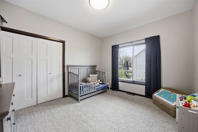 702 Raymond Drive, Solon, IA 52333