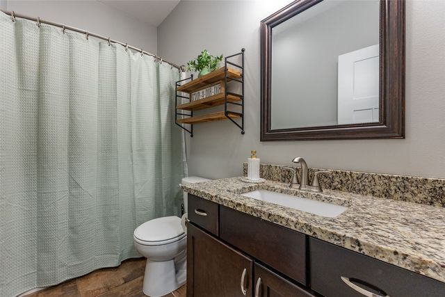 702 Raymond Drive, Solon, IA 52333