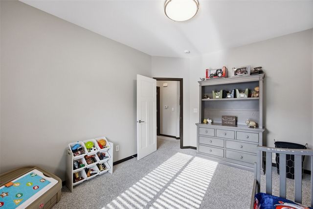 702 Raymond Drive, Solon, IA 52333