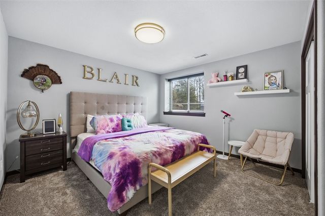 702 Raymond Drive, Solon, IA 52333
