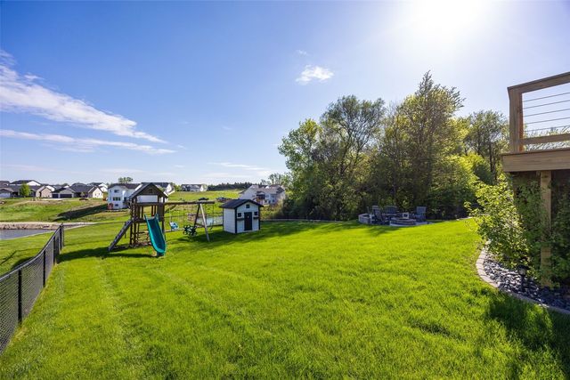 702 Raymond Drive, Solon, IA 52333