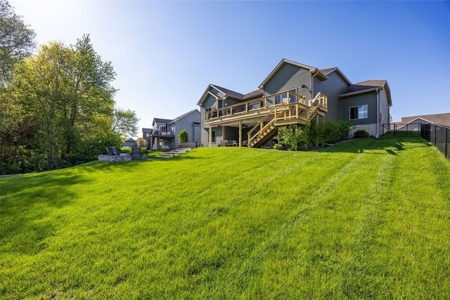 702 Raymond Drive, Solon, IA 52333