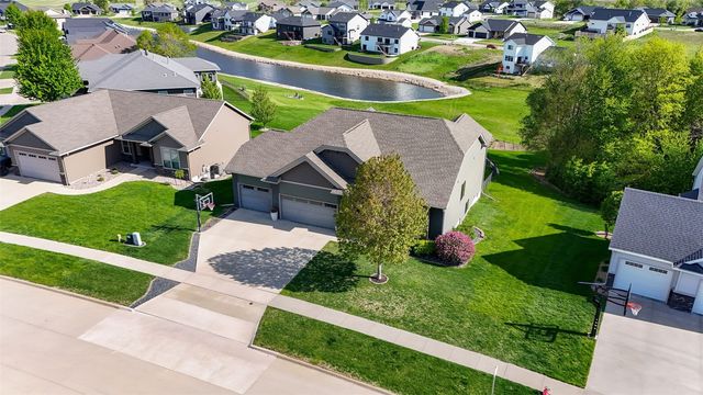 702 Raymond Drive, Solon, IA 52333