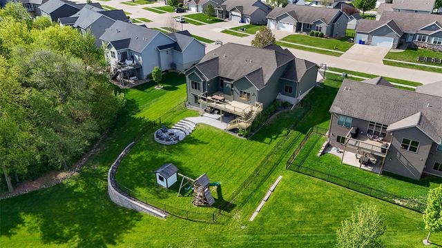 702 Raymond Drive, Solon, IA 52333