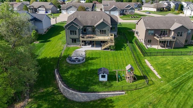 702 Raymond Drive, Solon, IA 52333