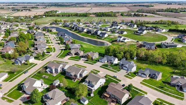 702 Raymond Drive, Solon, IA 52333