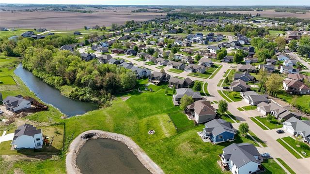 702 Raymond Drive, Solon, IA 52333