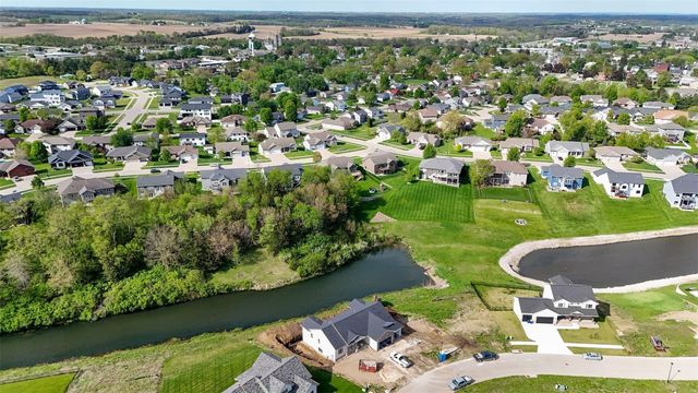 702 Raymond Drive, Solon, IA 52333