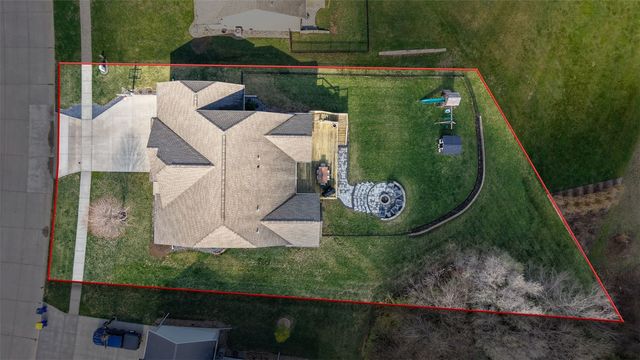 702 Raymond Drive, Solon, IA 52333