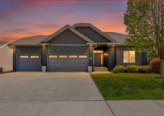 702 Raymond Drive, Solon, IA 52333