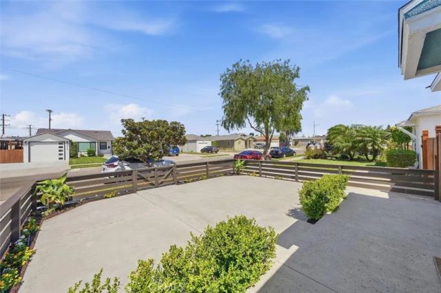 4874 W 135th Street, Hawthorne, CA 90250