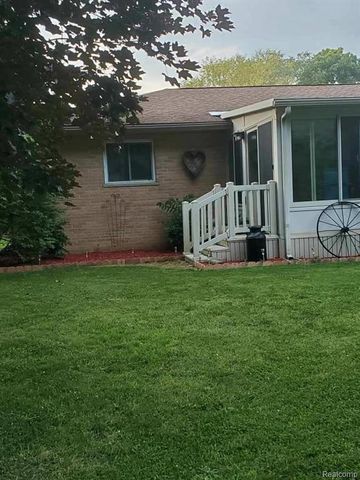 18820 Dexter Trail, Gregory, MI 48137