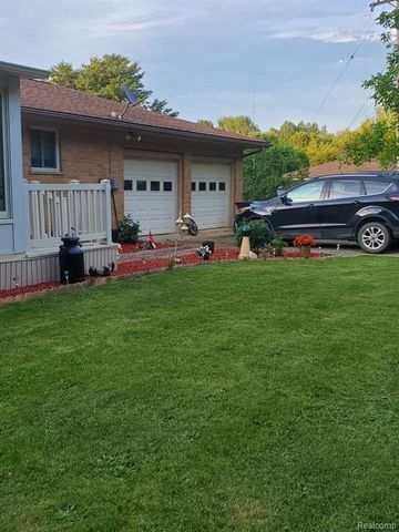 18820 Dexter Trail, Gregory, MI 48137