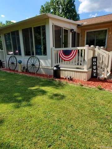 18820 Dexter Trail, Gregory, MI 48137