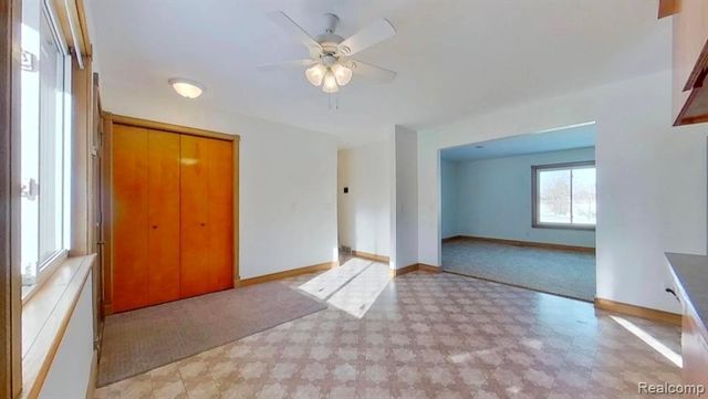 18820 Dexter Trail, Gregory, MI 48137