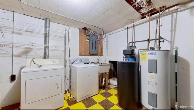 18820 Dexter Trail, Gregory, MI 48137