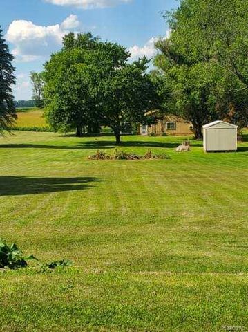 18820 Dexter Trail, Gregory, MI 48137