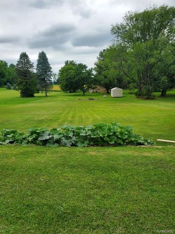 18820 Dexter Trail, Gregory, MI 48137